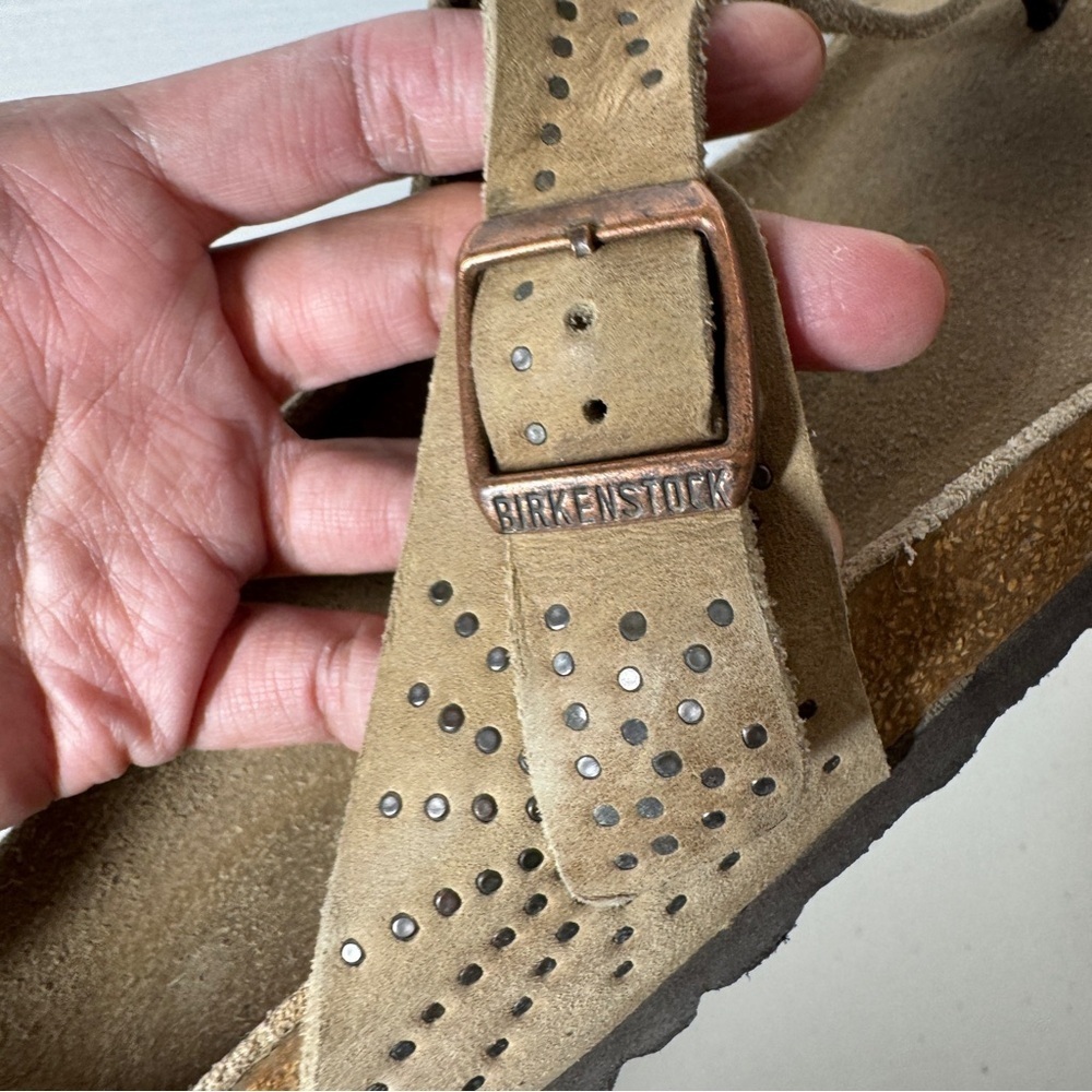 Birkenstock Gizeh Sandals Tan Suede Size 42 Studded Thong Comfort Summer Casual - Picture 14 of 16